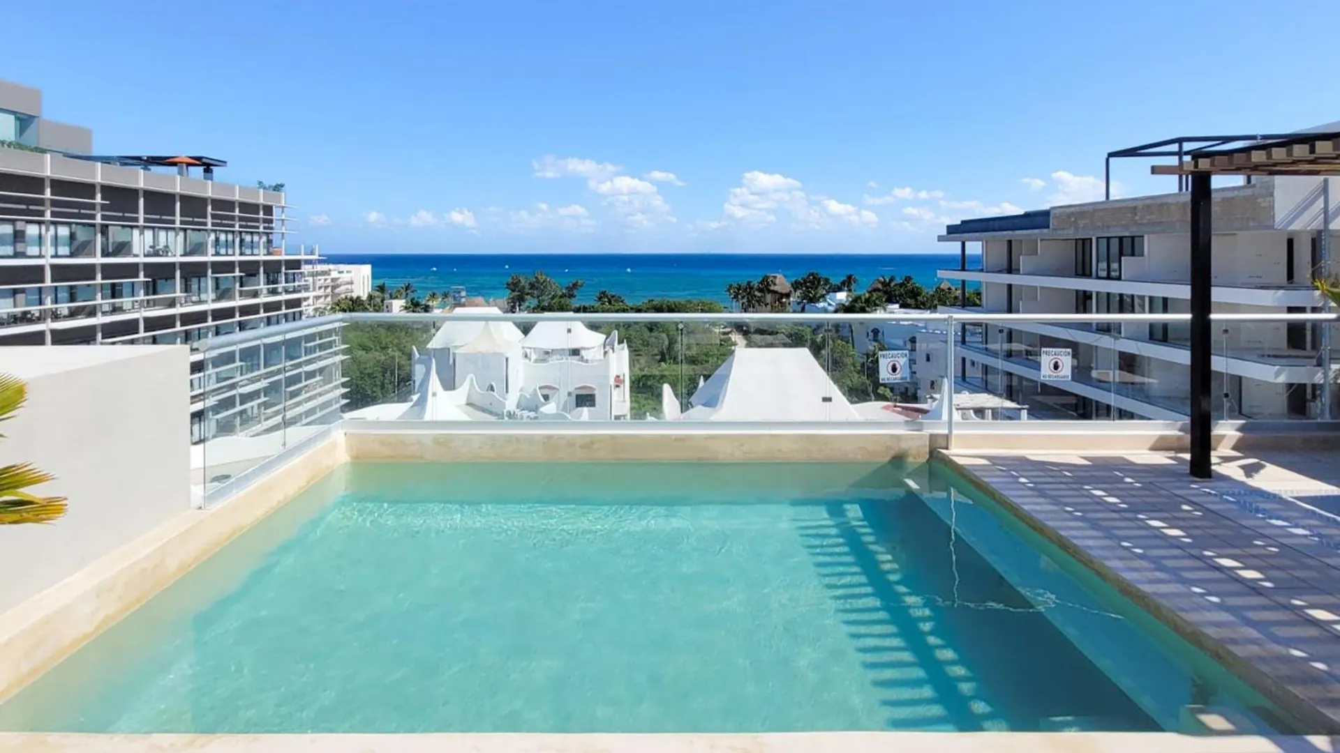 Oceanview Rooftop Pool Balcony Steps To Beach 普拉亚卡门