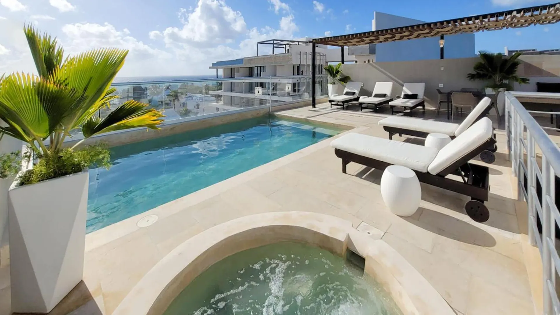 Oceanview Rooftop Pool Balcony Steps To Beach 普拉亚卡门 度假居